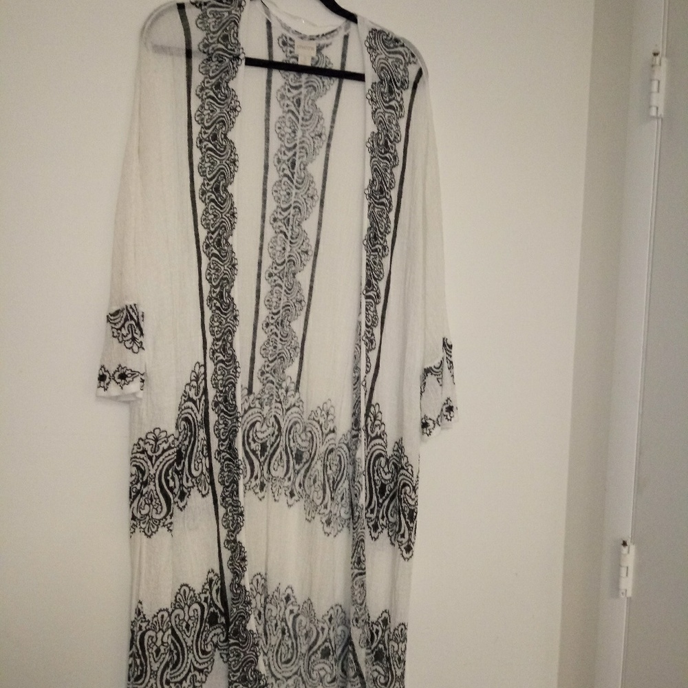 Chico black and white pasely kimono size 16/18W
